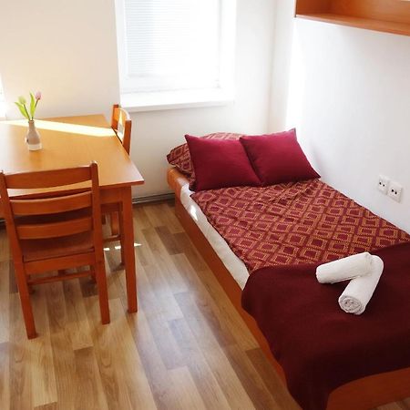 Apartmany Alzuz Rózsahegy Kültér fotó
