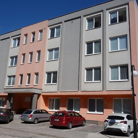 Apartmany Alzuz Rózsahegy Kültér fotó